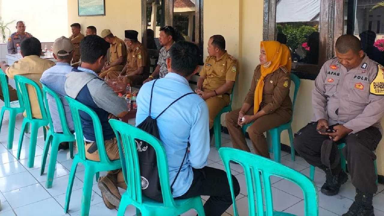 Kapolsek Kapontori bersama pemerintah desa dan kelurahan di wilayah Kecamatan Kapontori menyepakati meniadakan acara joget menjelang Pemilu 2024. Foto: Ist.