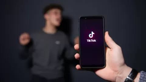 TikTok bukan hanya sosial media berisi video-video lucu, tapi bisa jadi ladang cuan. Foto: Repro Sindonews.com