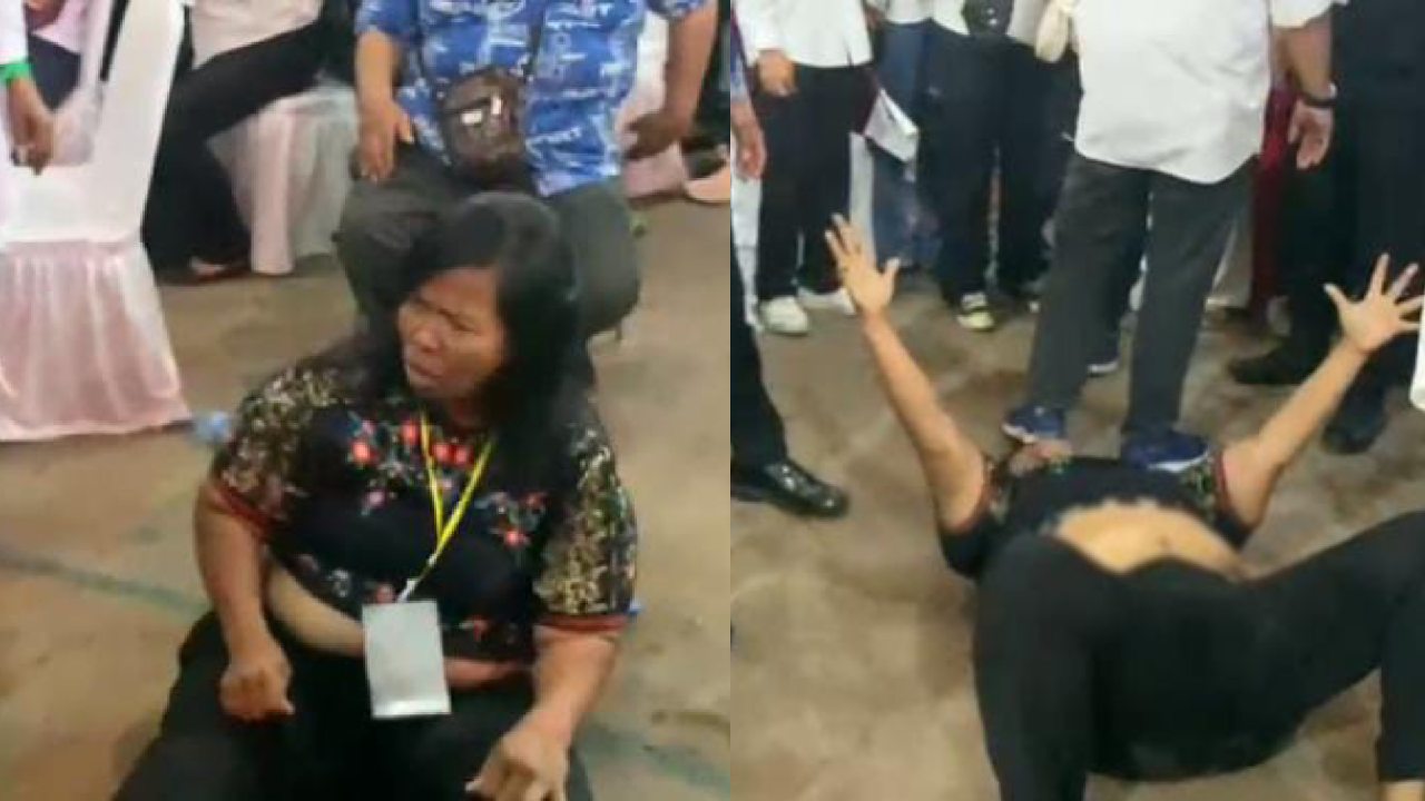Roida ketika diamankan oleh Paspampres mencoba menerobos menemui Presiden Joko Widodo. Foto: Screenshot video viral