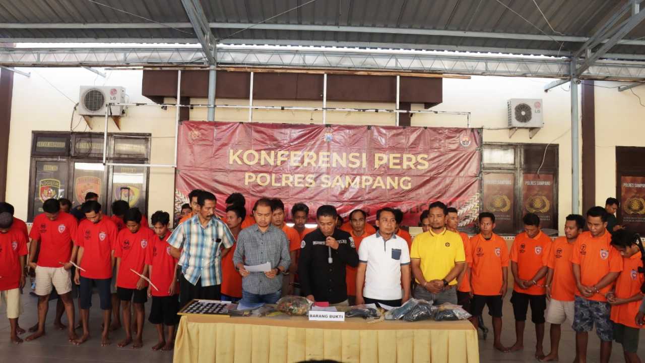 21 tersangka penyalahgunaan narkoba berhasil diamankan oleh Polres Sampang Polda Jawa Timur melalui Operasi Tumpas Narkoba Semeru 2023. Foto: Ist.