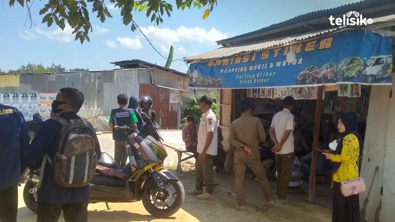 Warga meminta agar Pemerintah Kota (Pemkot) Kendari berlaku adil soal penertiban kawasan RTH sepanjang Jalan Z.A Sugianto dan Jalan Edi Sabara. Foto: Nur Meli/Telisik