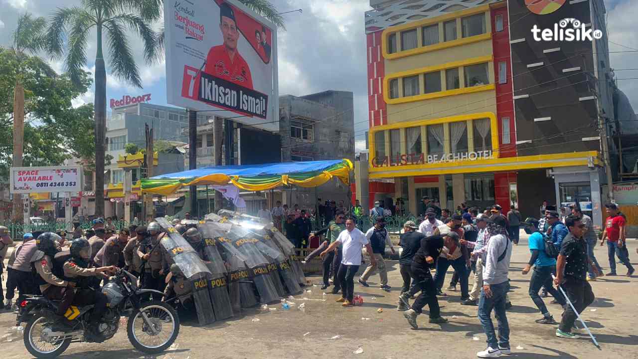 300 personel Polres Baubau melakukan simulasi sispamkota. Foto: Elfinasari/Telisik