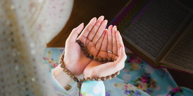 Ada doa memohon umur panjang yang dicontohkan oleh Rasulullah SAW. Foto: Repro Dream.co.id