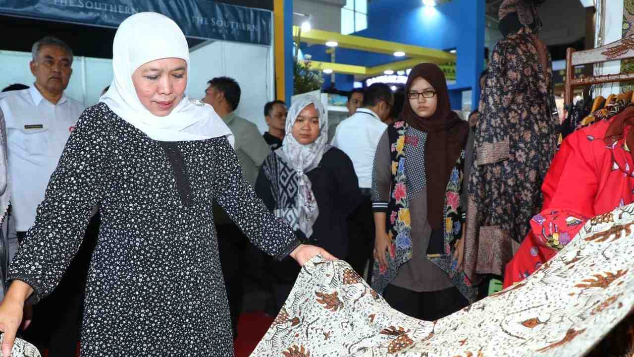 Ketum Muslimat NU, Khofifah Indar Parawansa  menjadi daya tarik tersendiri untuk digandeng sebagai cawapres. Khofifah sendiri saat ini menjadi rebutan untuk digandeng dua capres yaitu Prabowo Subianto dan Ganjar Pranowo. Foto: Ist.