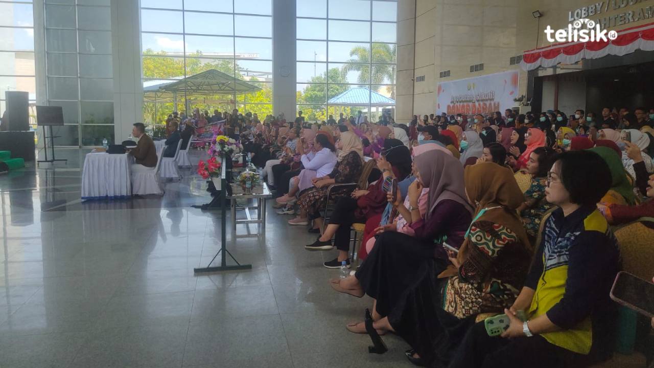 Rumah Sakit Umum Daerah (RSUD) Bahteramas merayakan Hari Ulang Tahun (HUT) ke-53 dan 11 tahun relokasi gedung dengan menggelar berbagai kegiatan, salah satunya Idol Bahteramas di lobi RSUD Bahteramas. Foto: Erni Yanti/Telisik