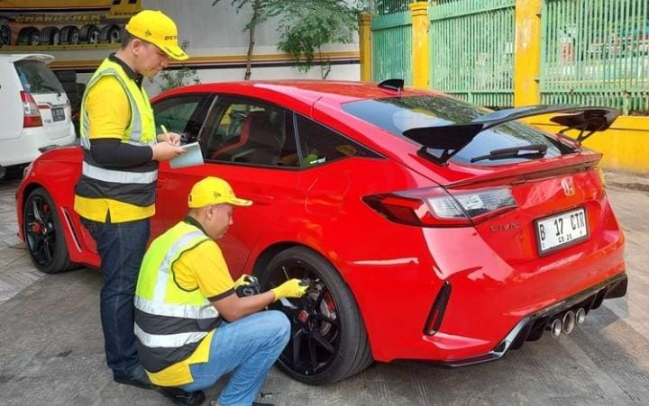 Ban merupakan salah satu komponen penting bagi setiap kendaraan. Jika ban mengalami masalah, hal ini tentu sangat berbahaya dan berisiko mengancam nyawa pengemudi. Foto: Repro Kompas.com