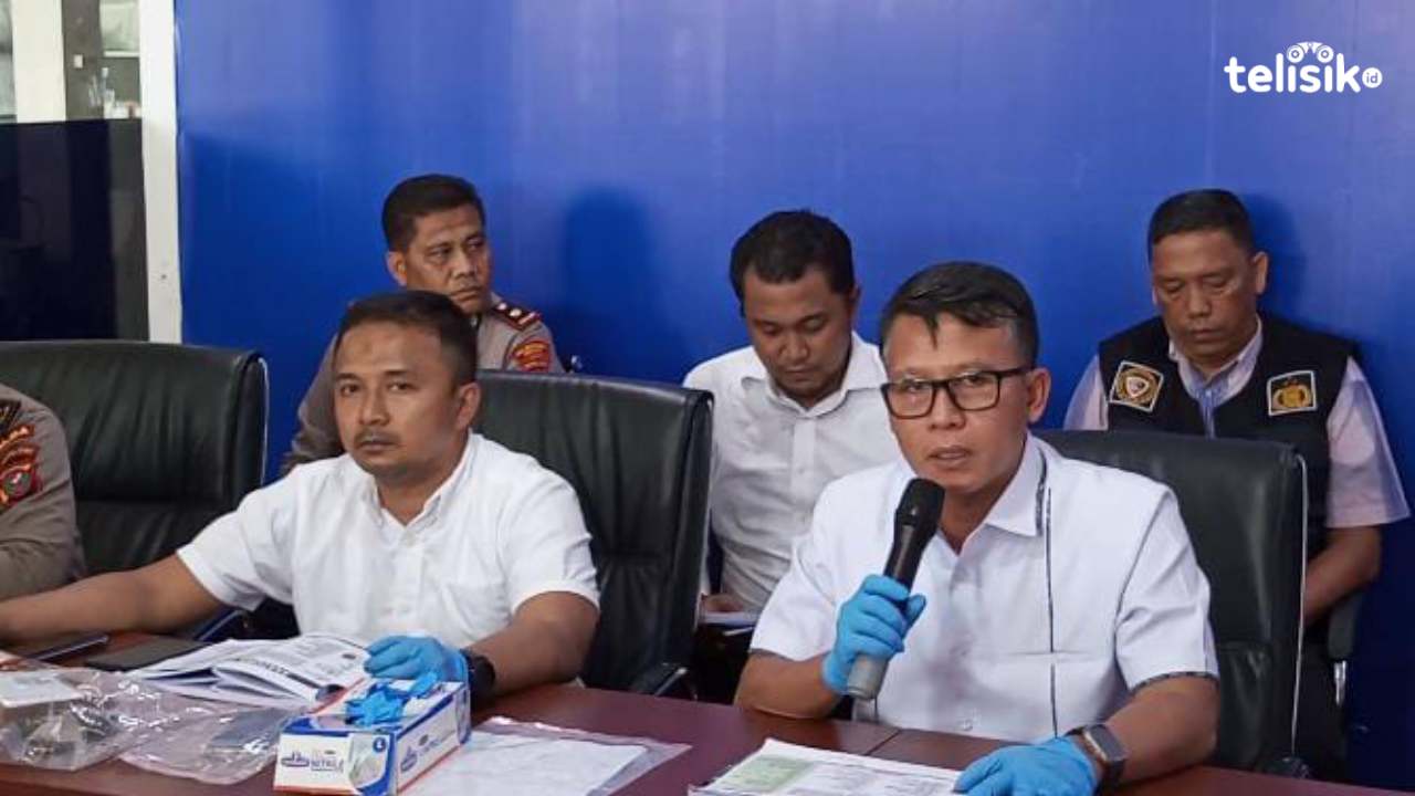 Direktur Reserse Kriminal Umum Polda Sumatera Utara, Kombes Pol Sumaryono ketika diwawancarai sejumlah awak media. Foto: Reza Fahlefy/Telisik