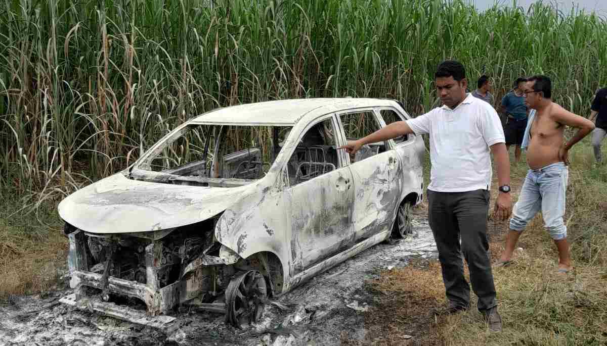 Mobil Toyota Avanza milik pria beristri diduga dibakar oleh wanita selingkuhannya. Foto: Tim Humas Polres Langkat