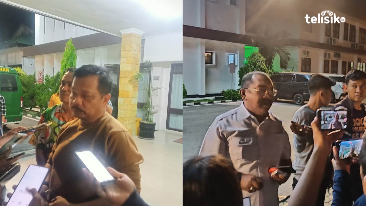 Asintel Ade Hermawan dan Pj Bupati Bombana, Burhanuddin saat ditemui oleh awak media di Kejati Sulawesi Tenggara. Foto: Thamrin Dalby/Telisik