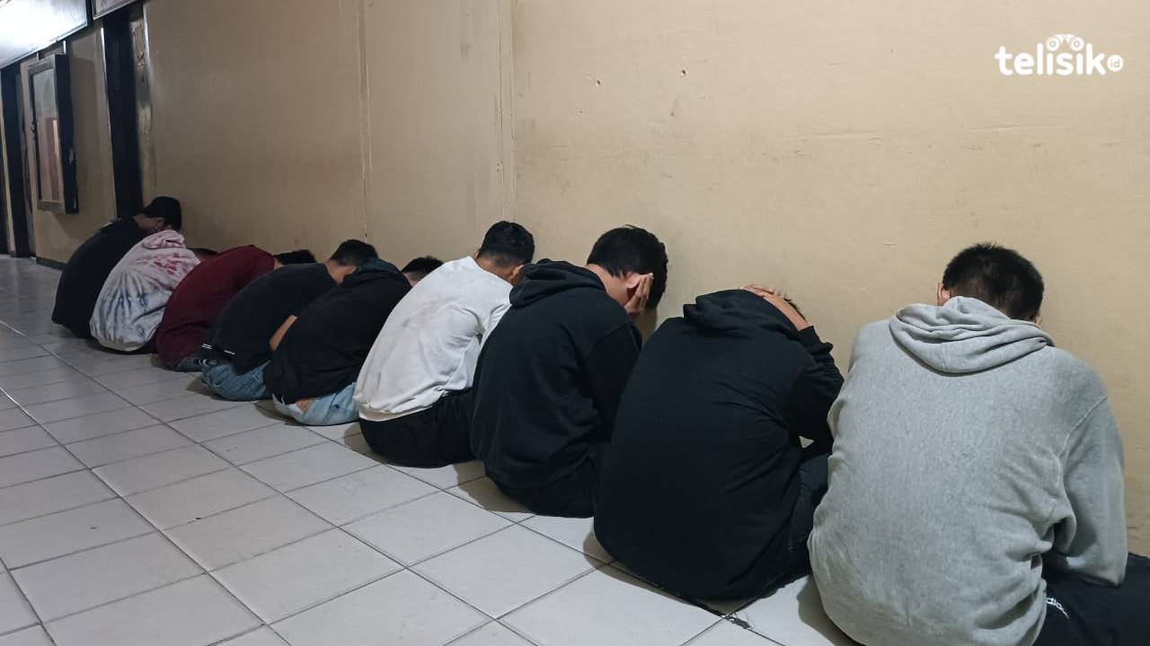 Puluhan anak di bawah umur diamankan di Polresta Kendari untuk dilakukan pembinaan. Foto: Melsandy Wauda/Telisik