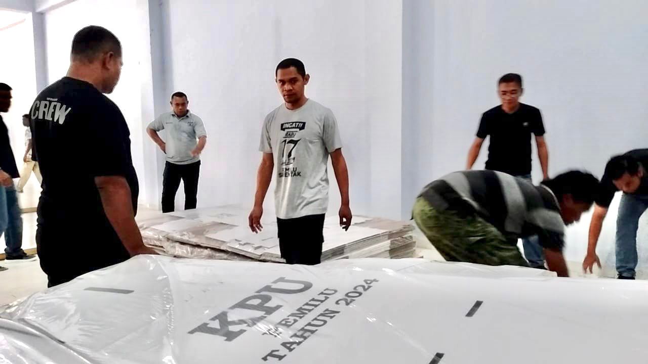 KPU Kota Baubau terima 2.261 kotak suara Pemilu 2024. Foto: Ist.