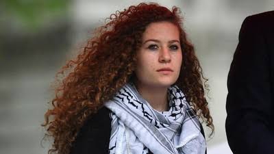Militer Israel mengatakan bahwa mereka telah menangkap aktivis terkemuka Palestina berusia 22 tahun Ahed Tamimi dalam penggerebekan di Tepi Barat. Foto: Repro Cnnindonesia.com