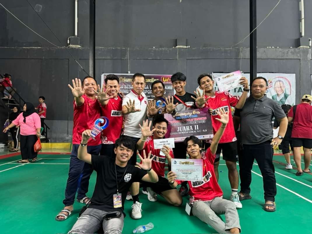 Caleg DPR RI Andi Musakkir Mustafa melakukan kampanye dan sosialisasi, serta silaturahmi dengan komunitas badminton se- Sulawesi Tenggara. Foto: Andi Musakkir Mustafa