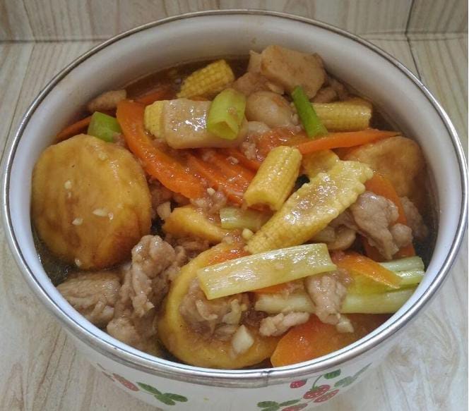 Anda pecinta kuliner bisa mencoba resep sapo tahu sebagai menu makan malam di rumah. Foto: Briliofood.net