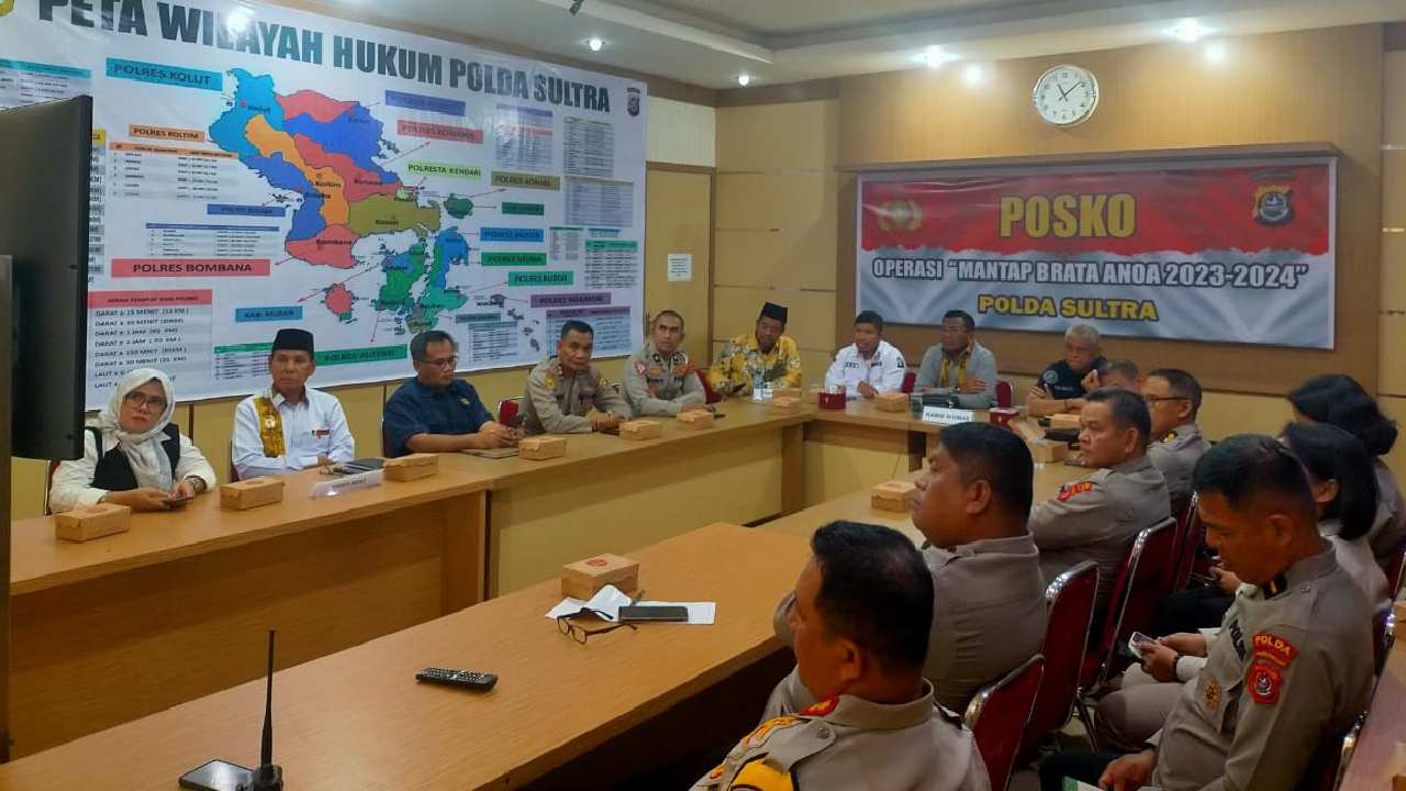 PJU Polda, tokoh agama, tokoh masyarakat, tokoh pemuda, KPU dan Bawaslu Sulawesi Tenggara, menghadiri acara tersebut. Foto: Ist.