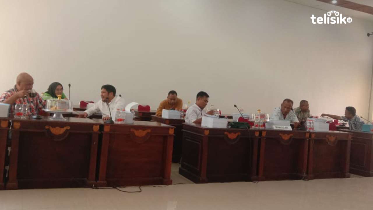 Suasana rapat di DPRD Muna pada saat pembahasan KUA PPAS 2024. Foto: Sunaryo/Telisik