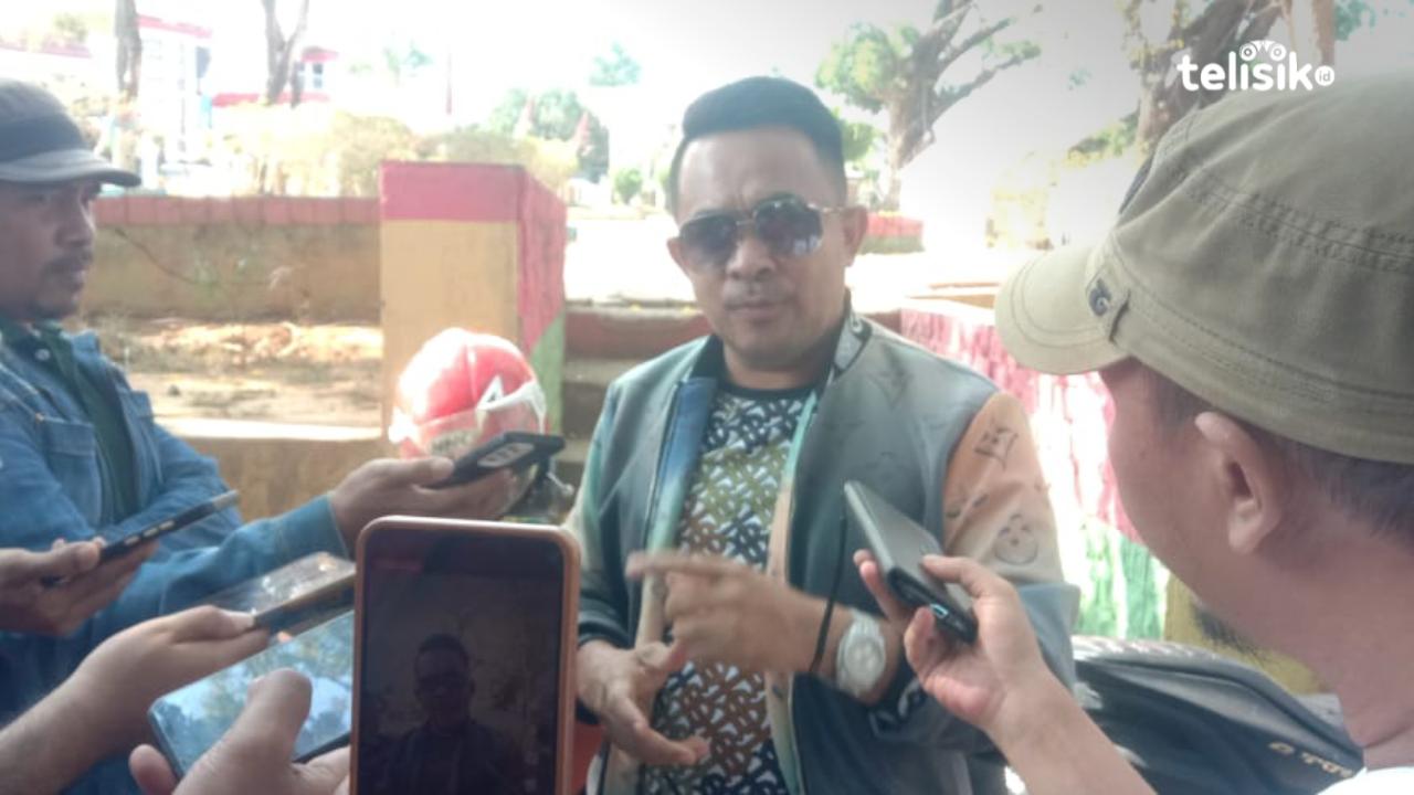 Ketua Umum Relawan Pro Ganjar, La Ode Umar Bonte memberikan tanggapan soal video TikTok Pj Bupati Muna Barat, Bahri. Foto: Sunaryo/Telisik