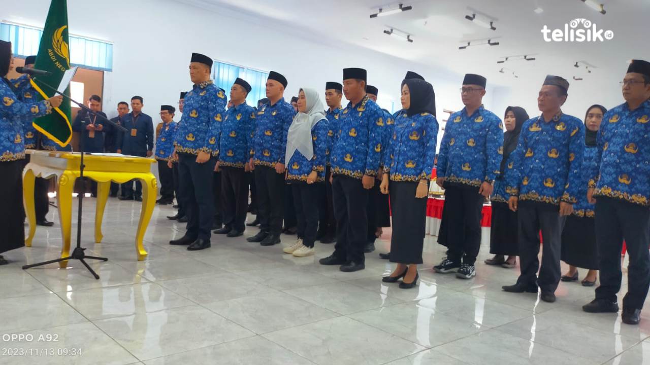 Ferdinand Sapan resmi dilantik menjadi Ketua Dewan Pengurus Korpri Kabupaten Konawe. Foto: Sigit Purnomo/Telisik