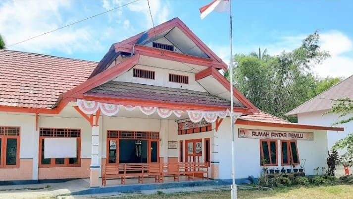 KPU Kabupaten Buton mencoret empat nama calon anggota DPRD Buton dari DCT. Foto: Ist.