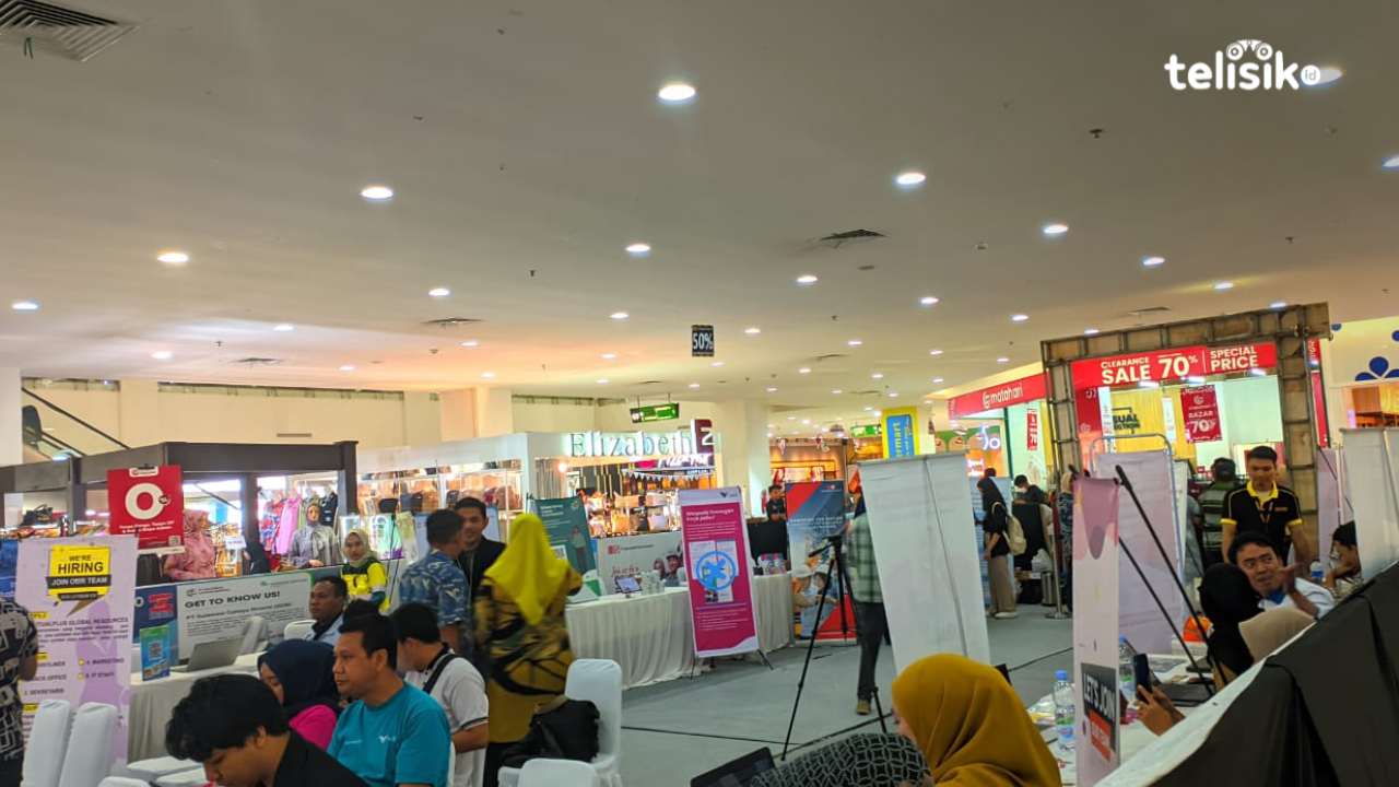 Job Fair Sultra buka lowongan kerja sebanyak 1.257 dengan jumlah jabatan 108. Rabu (29/11/2023). Foto: Rosmawati/Telisik