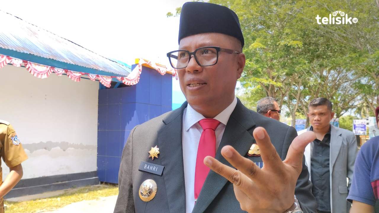 Pj Bupati Muna Barat, Bahri, warning tak ada joki PPPK 2024. Foto: Putri Wulandari/Telisik