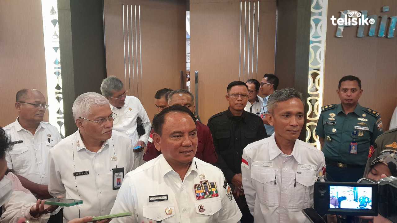 Deklarasi netralitas ASN di musim politik, Pj Gubernur Sulawesi Tenggara tekankan ASN jaga netralitas, Rabu (15/11/2023). Foto: Rosmawati/Telisik