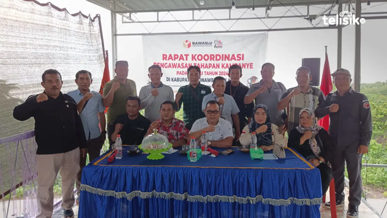 Optimalkan tahapan kampanye, Bawaslu Konawe Kepulauan dan panwascam gelar rapat koordinasi pengawasan tahapan kampanye. Foto: Lukman Nul Hakim/Telisik