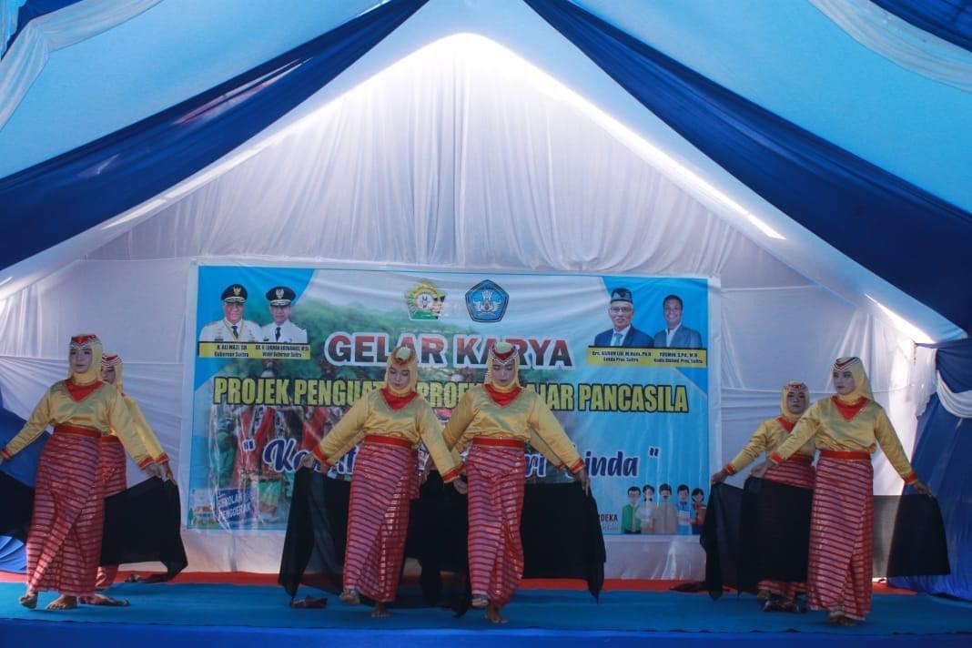 Melalui kearifan lokal, Dikbud Sultra mengajak pelajar SMA melakukan proyek penguatan profil pelajar Pancasila. Foto: SMAN 2 Parigi