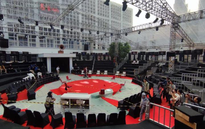 Suasana kantor KPU RI yang akan digunakan sebagai lokasi pelaksanaan debat perdana calon presiden. Foto: Repro Kompas.com