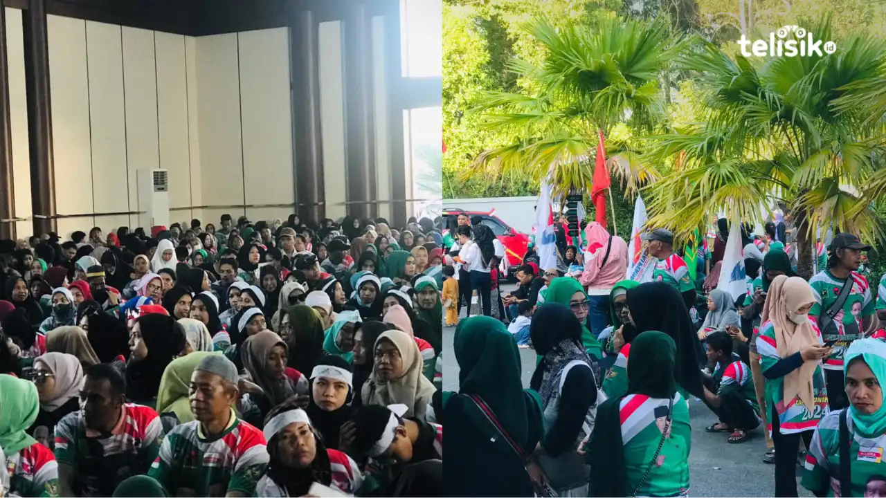 Suasana outdoor dan indoor aula hotel Azizah Syariah Kendari dipadati simpatisan yang berdesak desakan. Foto: Febry Jahra Lestiani/Telisik