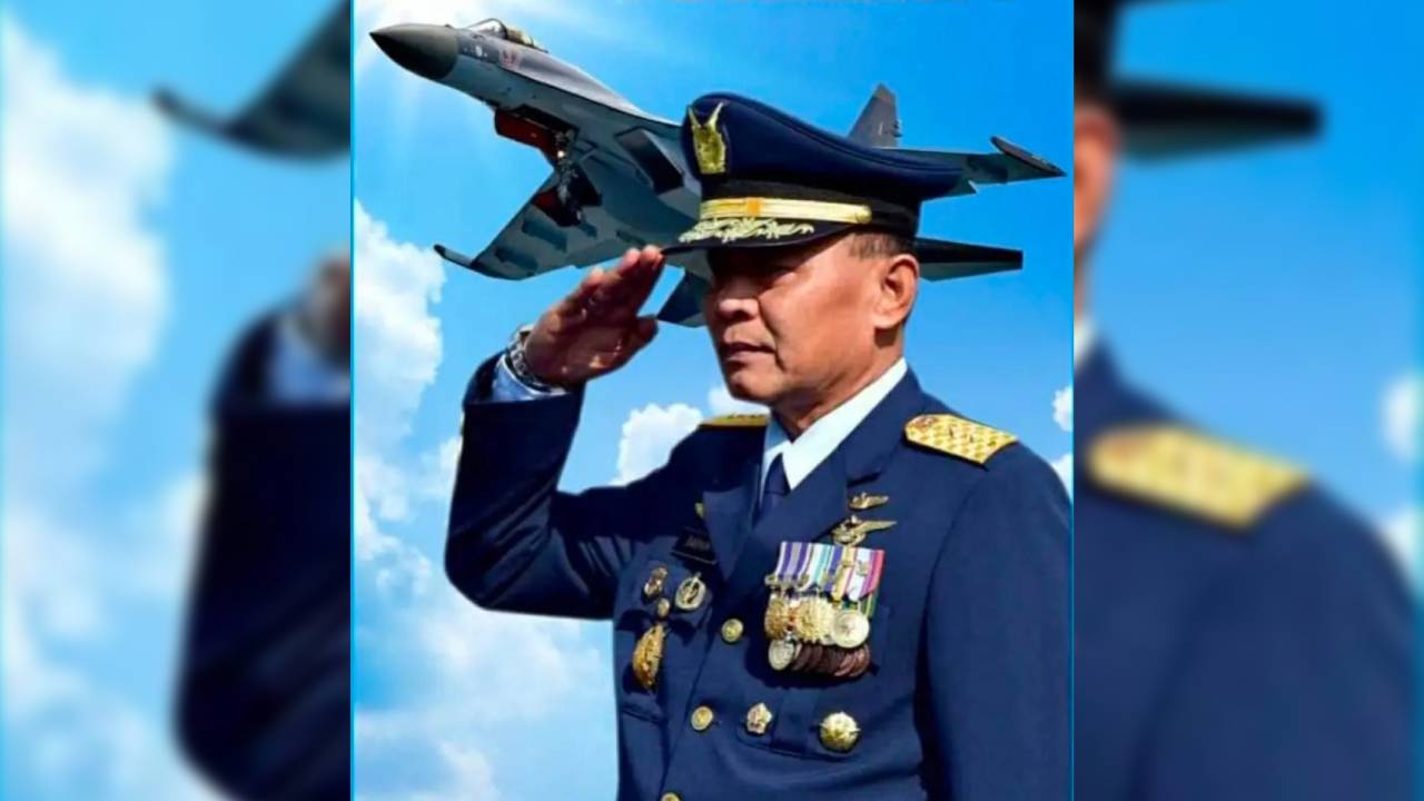 Marsda TNI (Purn) La Ode Barhim Caleg DPR RI Partai Gerindra meninggal dunia. Foto: Facebook La Ode Barhim