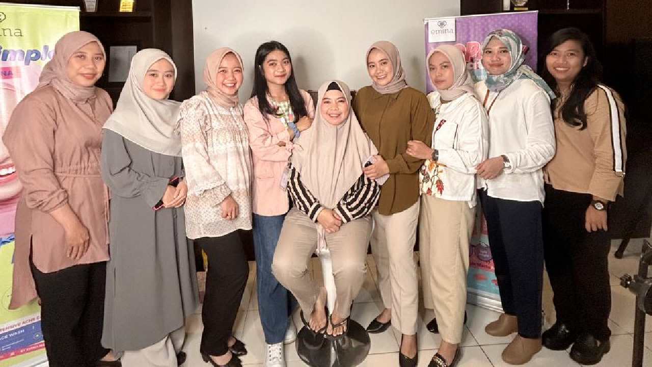 Produk Emina saat menjadi sponsor kegiatan nobar NCTzen di Cinepolis Lippo Plaza Kendari. Foto: Ist.