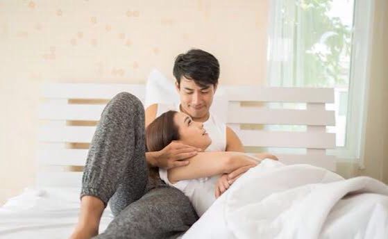 Ada banyak dampak yang berbahaya dari hubunga seksual pra nikah. Foto: Repro Ibupedia
