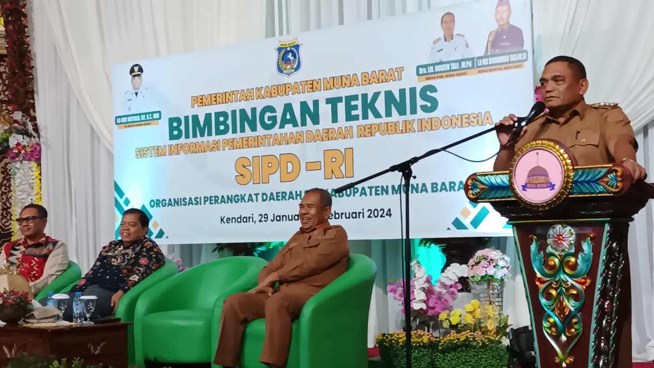 Bimbingan teknis yang dilakukan oleh Kemendagri kepada Pemda Muna Barat terkait aplikasi SIPD RI. Foto: Ist.