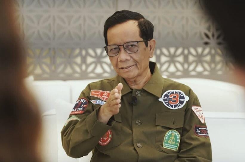 Mahfud MD merespons narasi Khofifah yang mengaitkan paslon nomor urut 2, Prabowo-Gibran dengan dua sahabat nabi, Abu Bakar ash-Shiddiq dan Ali bin Abi Thalib. Foto: Plg.co.id