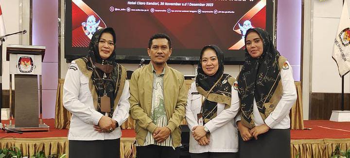 Ketua KPU Kota Kendari menghimbau pada petugas Pemilu untuk waspada bila menerima nomor dari seseorang sekalipun ingin menanyakan Ketua ataupun data nama-nama KPPS. Foto: Instagram @kpu_kendari
