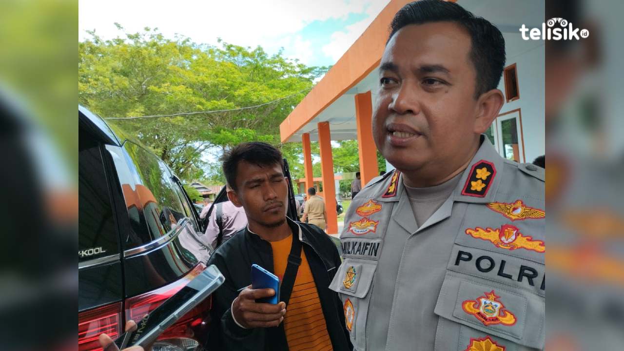 Kapolres Muna, AKBP Mulkaifin menyebut 303 personil disiapkan untuk pengamanan pemilu di Muna Barat. Foto: Putri Wulandari/Telisik