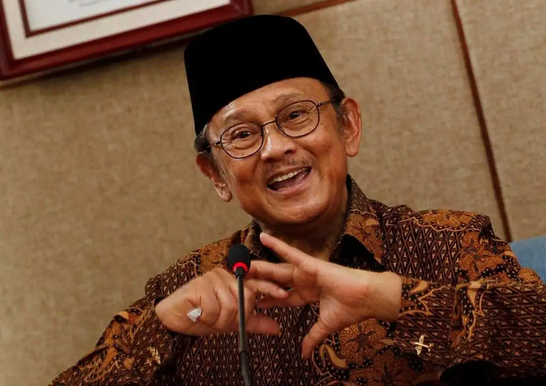 Banyak penemu hebat yang mendunia berasal dari berbagai negara, tidak terkecuali Indonesia. Di antaranya adalah BJ Habibie  Foto: Repro Grid.id