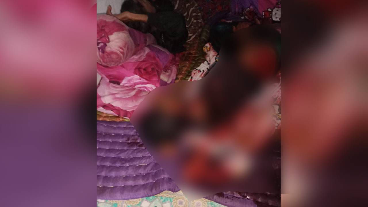 Seorang pemuda nekat bunuh diri dengan menggorok lehernya sendiri. Foto: Screenshot Video