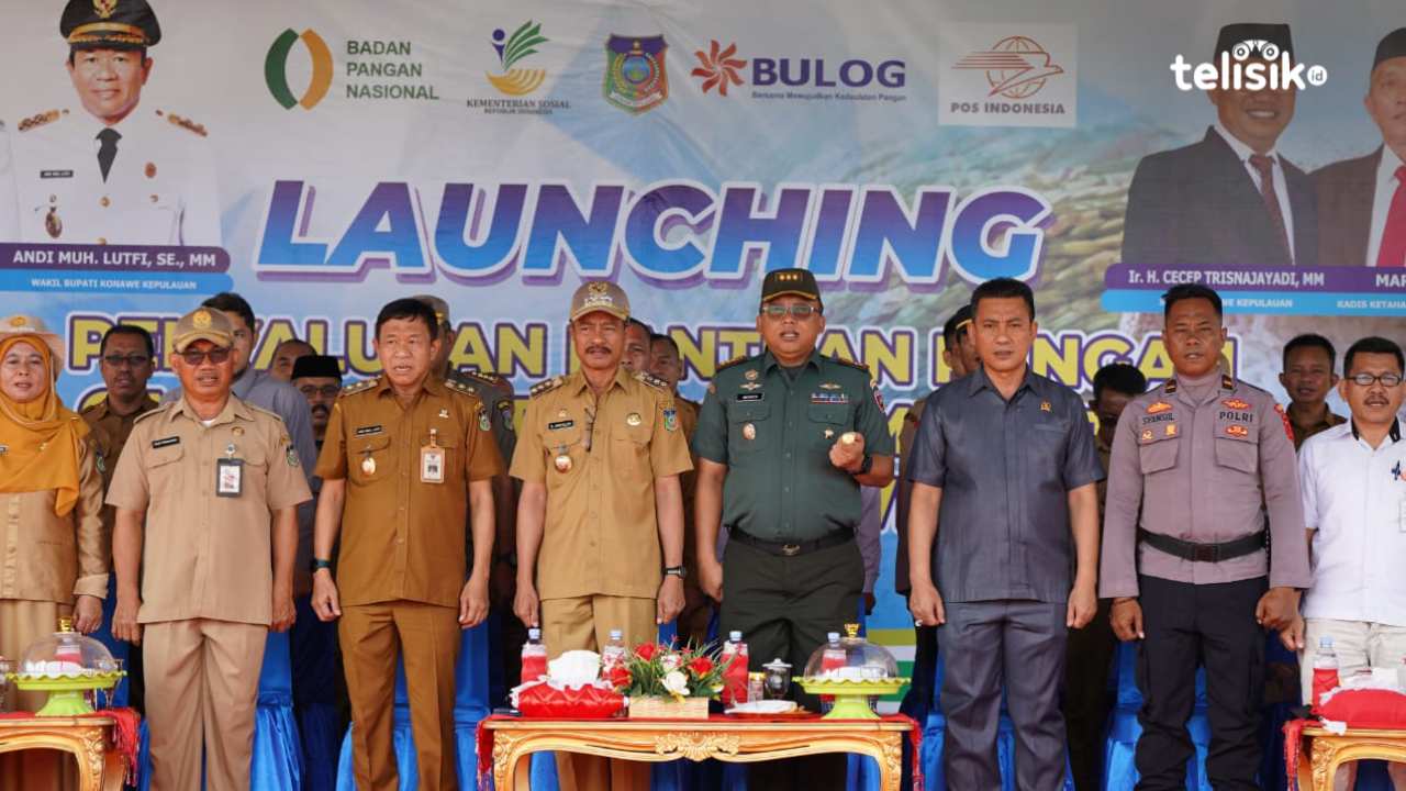 Launching penyaluran bantuan pangan cadangan beras pemerintah, Kabupaten Konawe Kepulauan mendapat kuota sebanyak 31,96 ton dengan total 3.166 penerima. Foto: Lukman Nul Hakim/Telisik