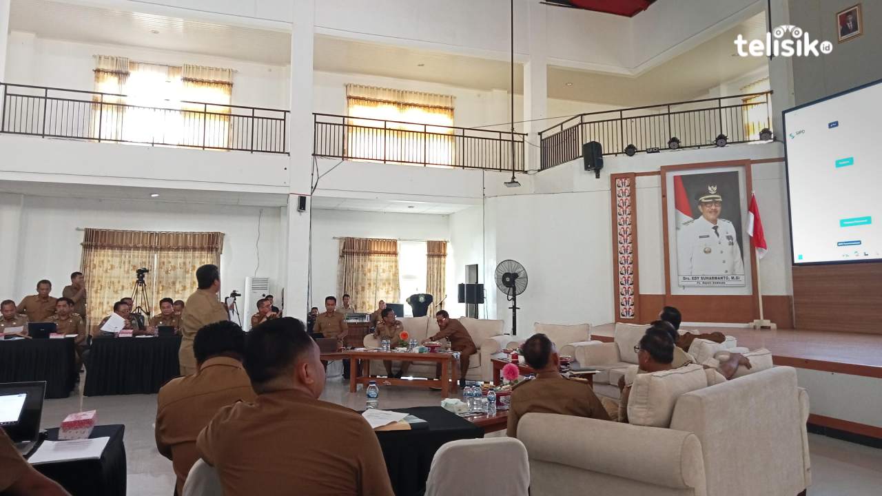 Sosialisasi penggunaan aplikasi SIPD RI oleh BKD Bombana di Aula Tanduale, Kantor Bupati Bombana. Foto: Melsandy Wauda/Telisik