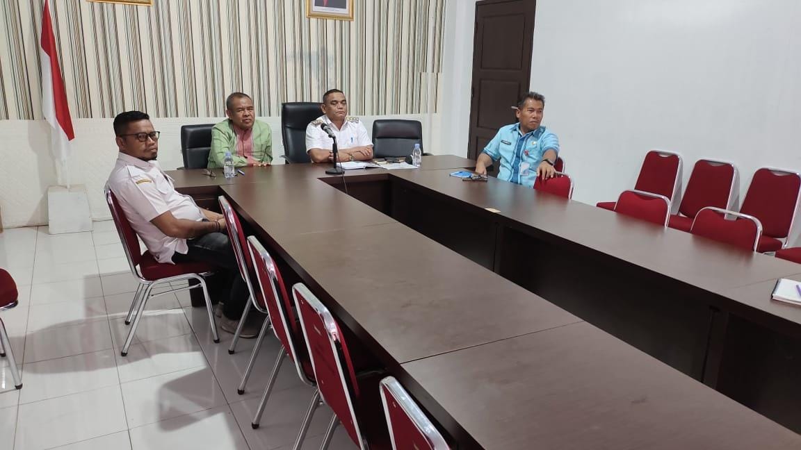 Rapat koordinasi antara Pemda Muna Barat bersama Pemprov Sulawesi Tenggara terkait penanganan bencana saat jelang pemilu. Foto: Ist.