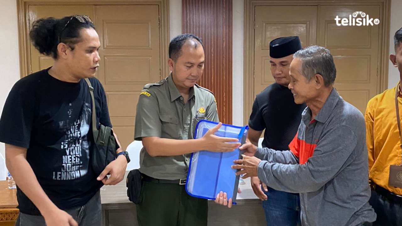 Tututan warga atas kerusakan lahan diterima oleh perwakilan Kementerian Pertanian RI. Foto: Erni Yanti/Telisik