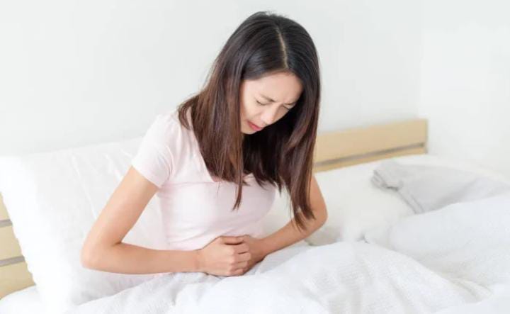 Pada umumnya, siklus menstruasi normal rata-rata terjadi setiap 28 hari. Ada pula yang memiliki siklus haid sekitar 25 sampai 35 hari. Ini masih terhitung normal. Foto: Hellosehat.com