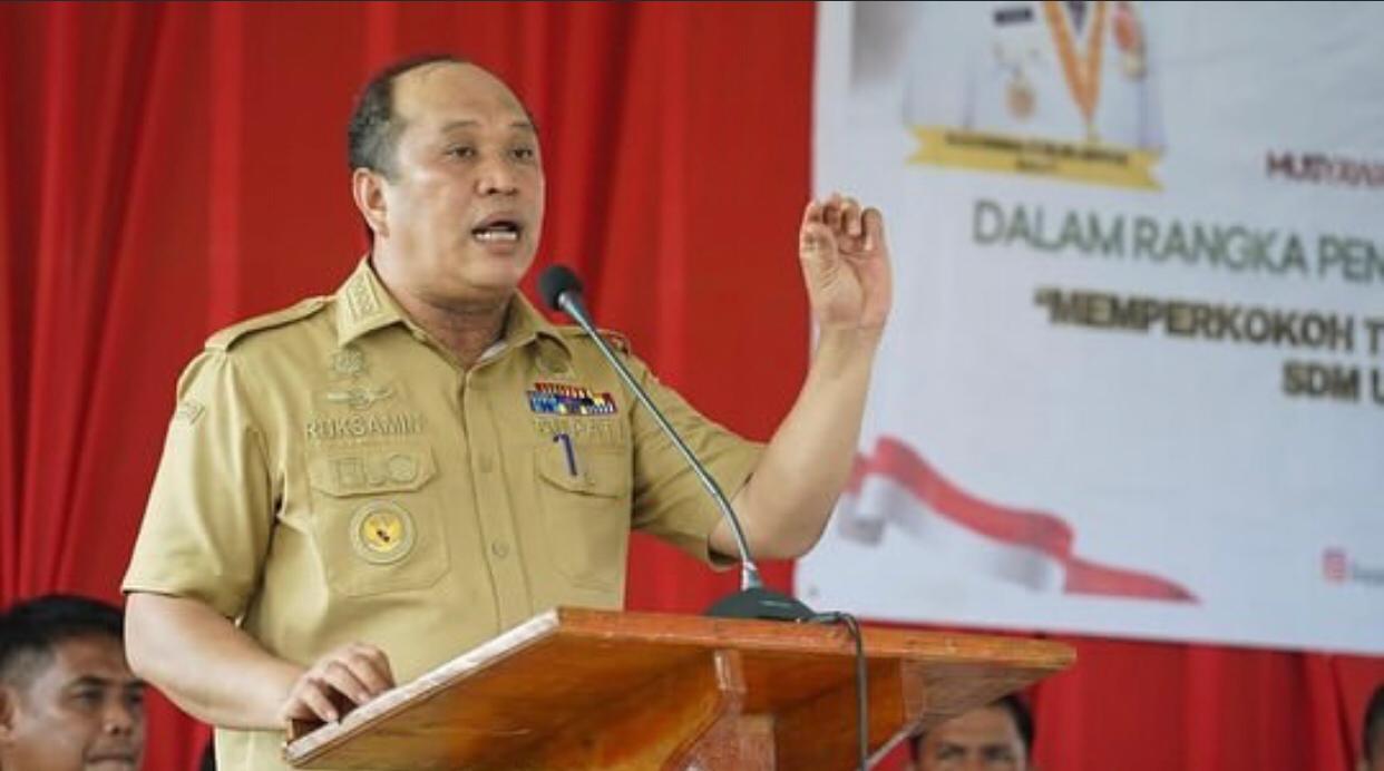Berikut profil data diri hingga cita cita Bupati Konawe Utara, Ruksamin untuk memajukan Sultra. Foto: Repro Instagram Ruksamin