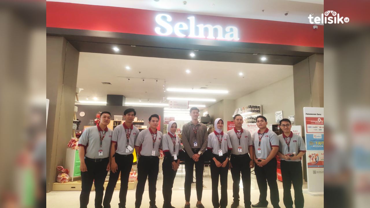 Toko Selma dengan menyediakan furniture dan aksesoris untuk solusi isi rumah, secara resmi membuka toko pertamanya di The Park Kota Kendari, Sulawesi Tenggara, dengan menawarkan promo.Foto: Erni Yanti/Telisik