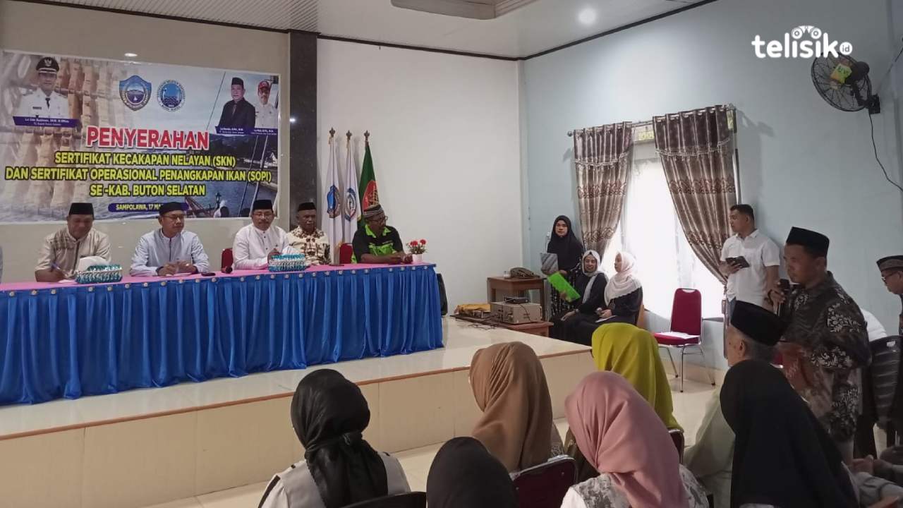 Curhat Murdini Nelayan Desa Bahari, Buton Selatan Pada Sesi Diskusi Dalam Safari Ramadan Pemkab Buton Selatan. Foto: Ali Iskandar Majid/ Telisik