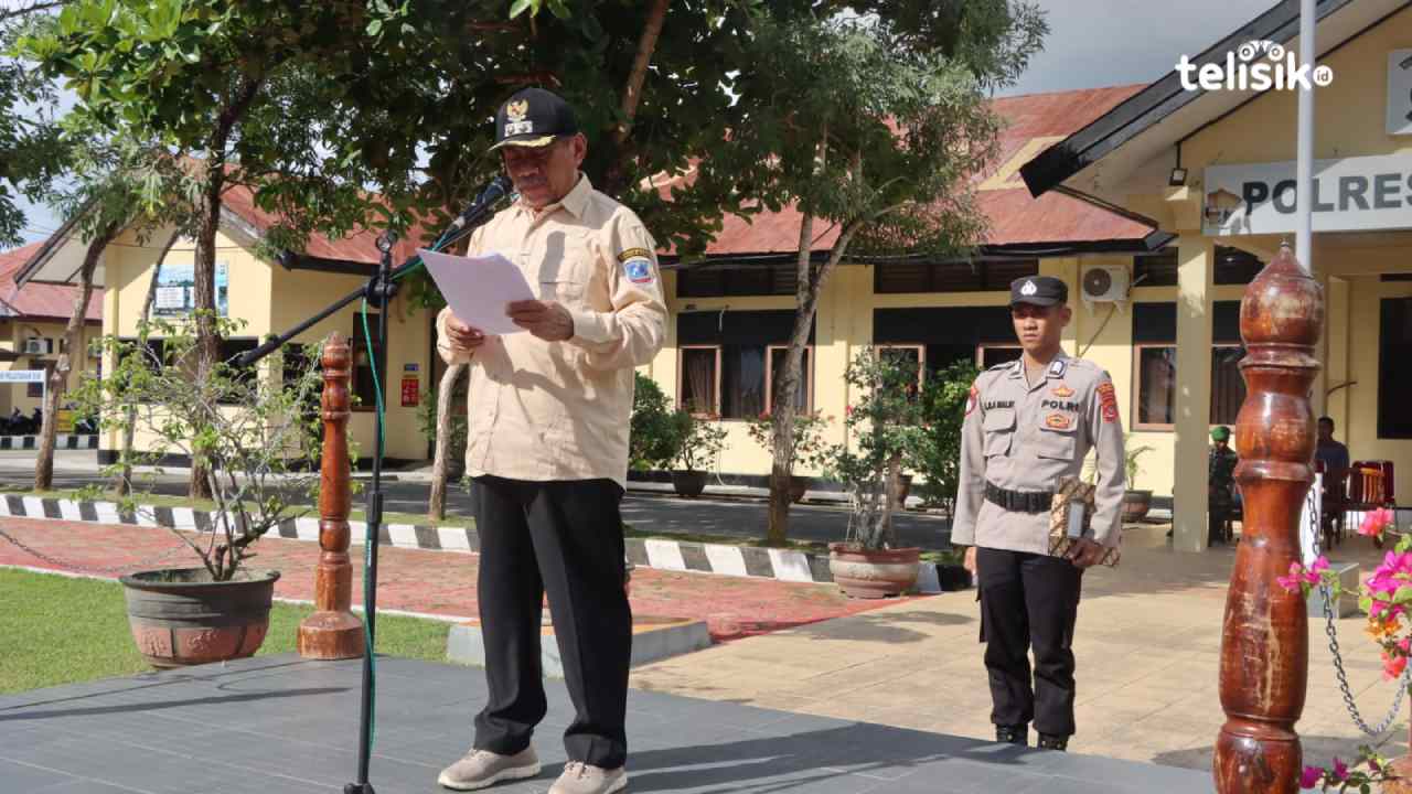 Plt Bupati Muna, Bachrun Labuta mewarning pejabat. Foto: Sunaryo/Telisik