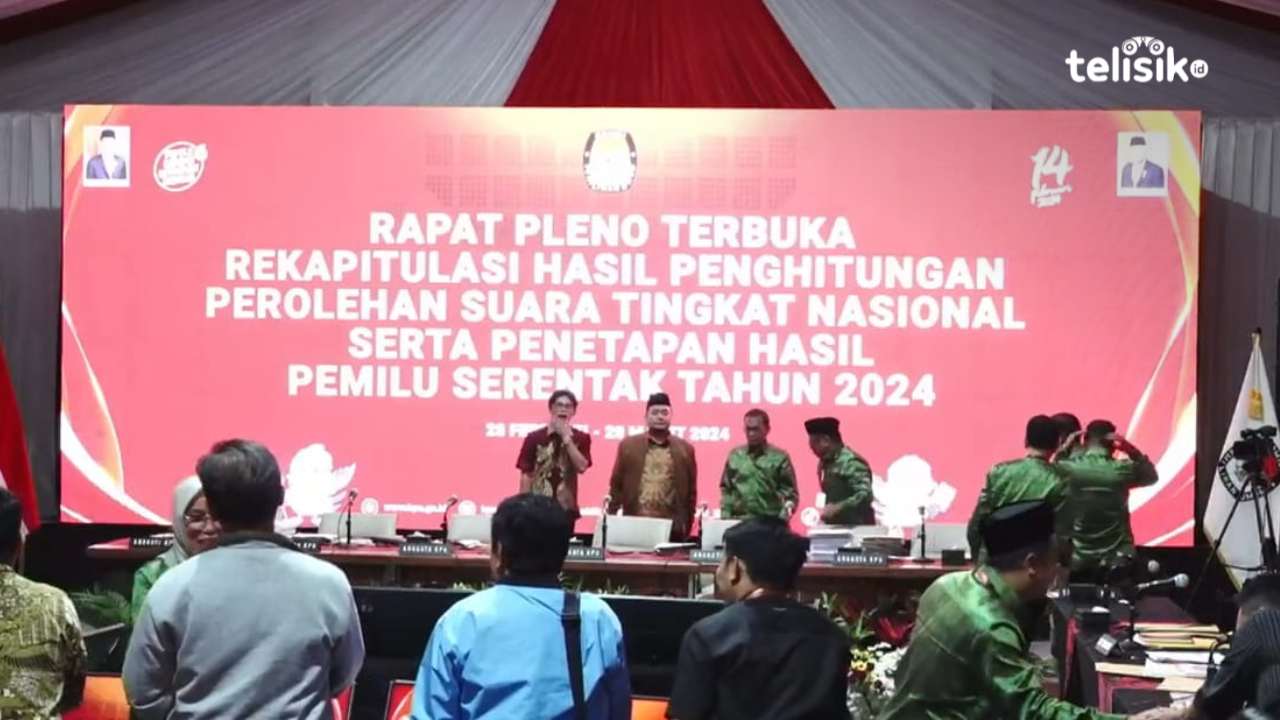 Rapat pleno terbuka rekapitulasi hasil perolehan suara tingkat nasional Pemilu 2024 di kantor KPU RI, Jakarta, dilanjutkan Jumat (15/3/2024) hari ini ini. Foto: Mustaqim/Telisik
