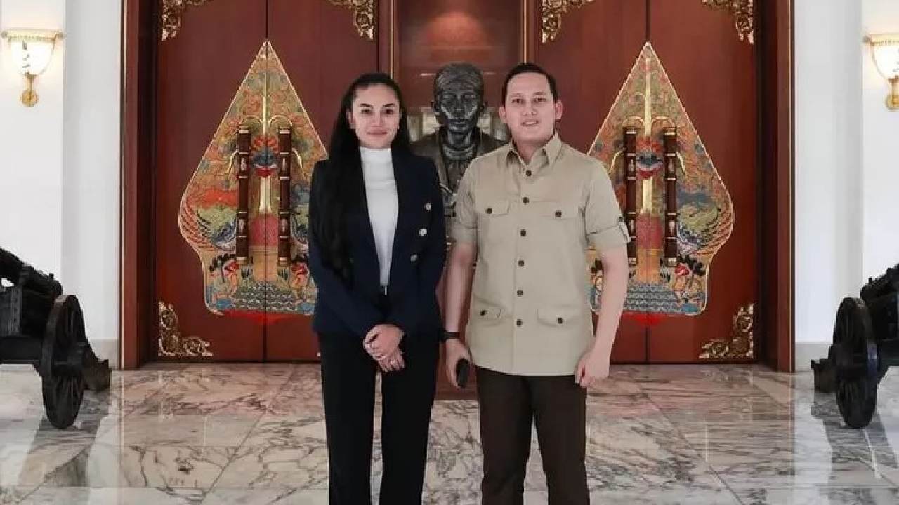 Kedekatan Nikita Mirzani dengan ajudan Prabowo Subianto, Rizky Irmansyah mencuri perhatian publik. Foto Repro Instagram Nikita Mirzani